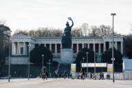 Blick auf die Bavaria und die Ruhmeshalle in München.